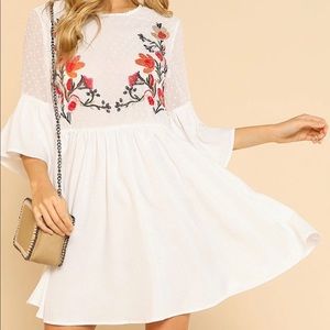 3/4 sleeve embroidered floral top